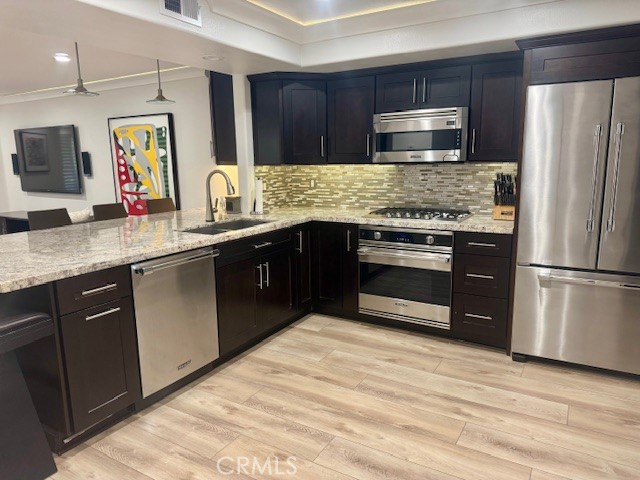 200 Pacific Coast Highway 250