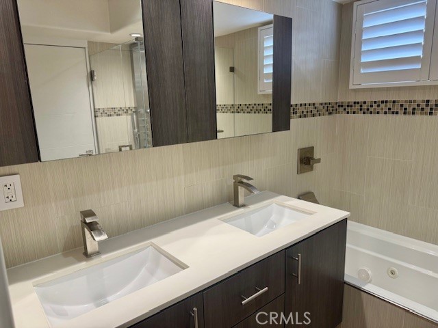 200 Pacific Coast Highway 250