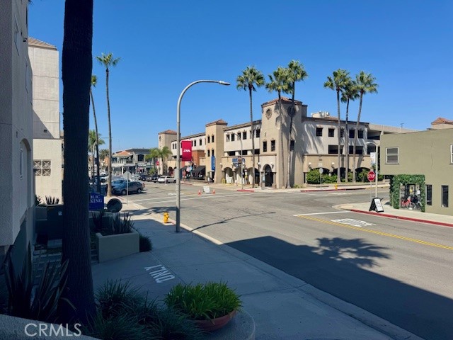 200 Pacific Coast Highway 250