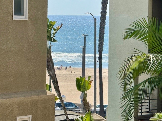 200 Pacific Coast Highway 250