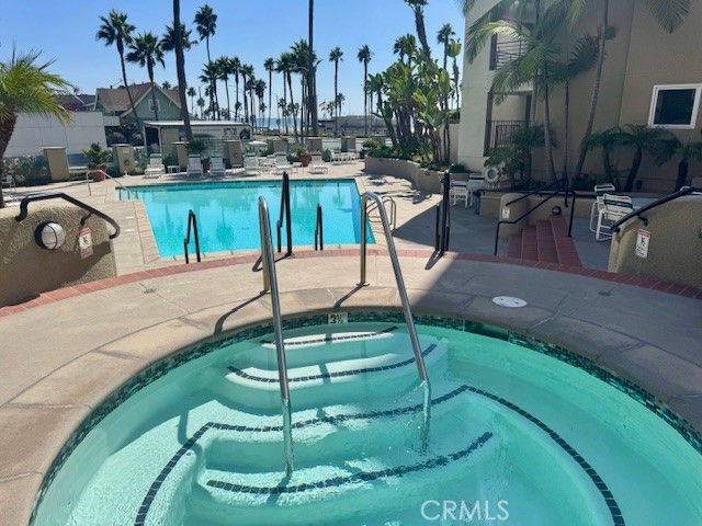 200 Pacific Coast Highway 250