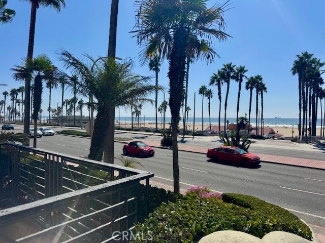 200 Pacific Coast Highway 250