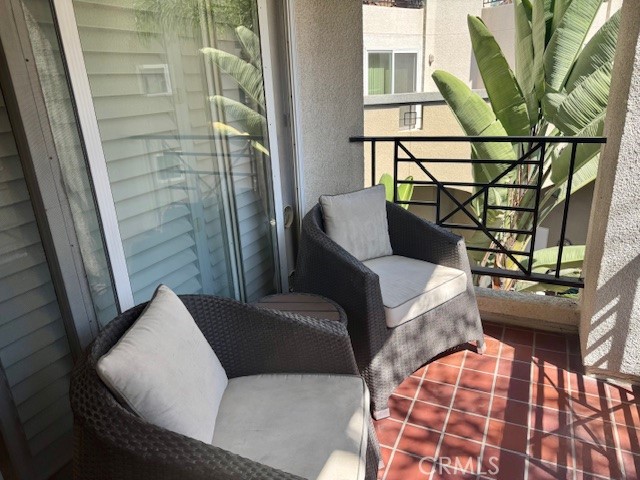 200 Pacific Coast Highway 250