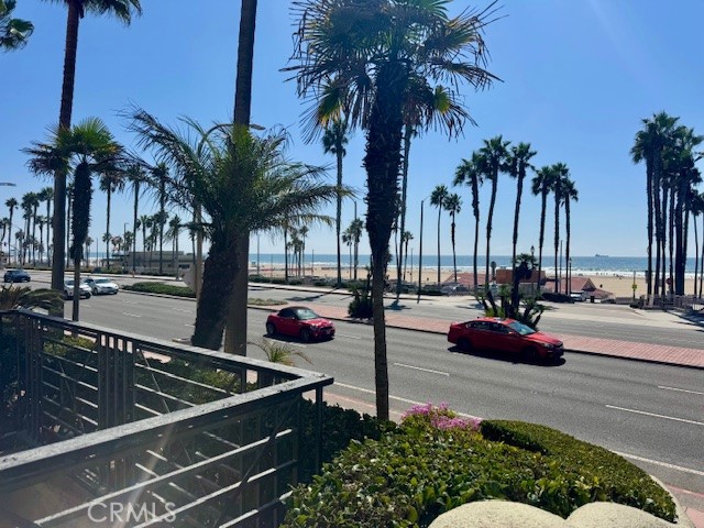 200 Pacific Coast Highway 250