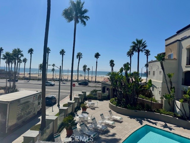 200 Pacific Coast Highway 250
