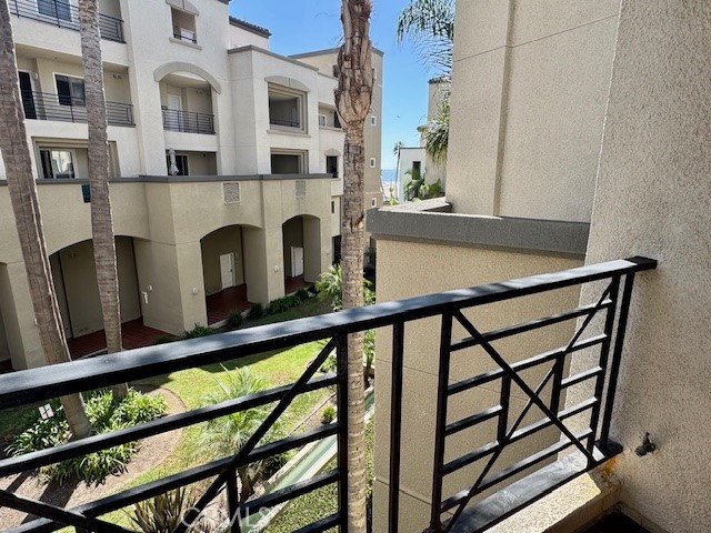 200 Pacific Coast Highway 250