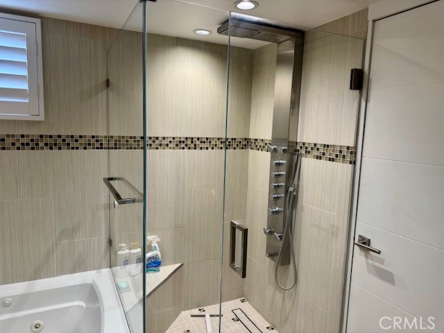 200 Pacific Coast Highway 250