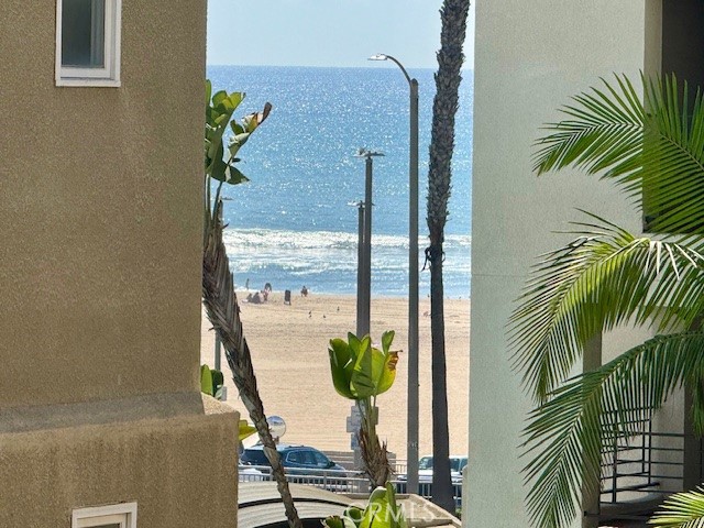 200 Pacific Coast Highway 250