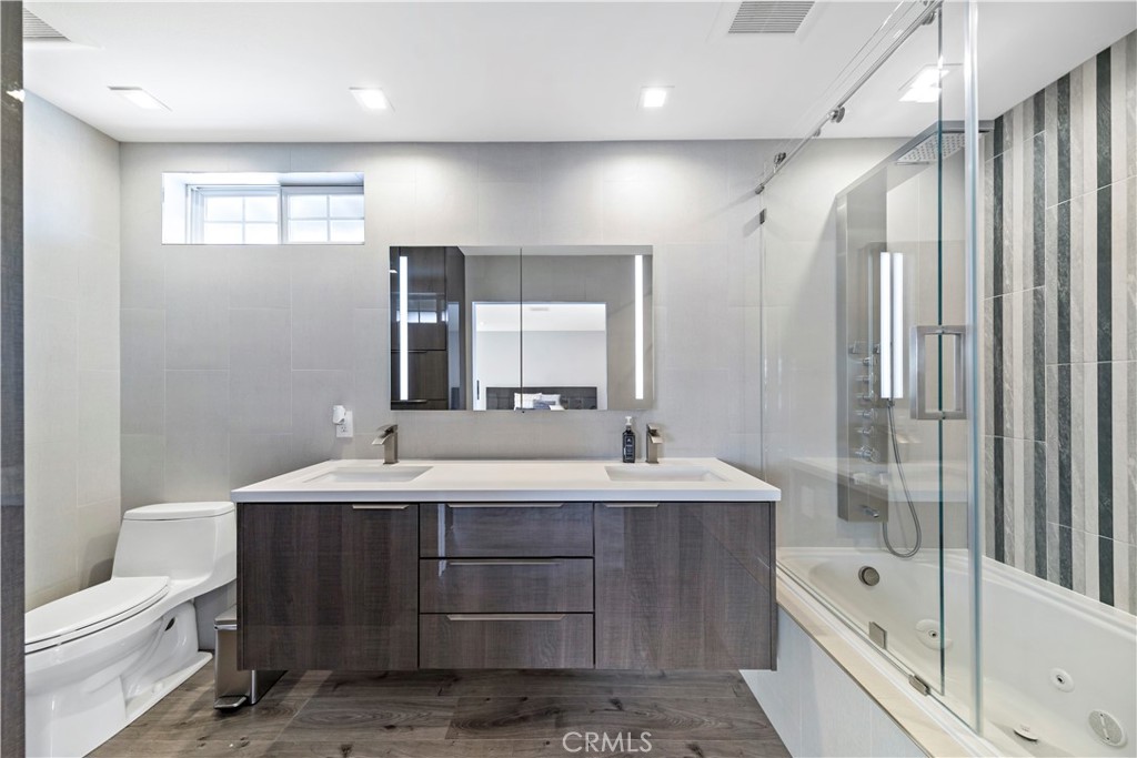 8711 Mossford