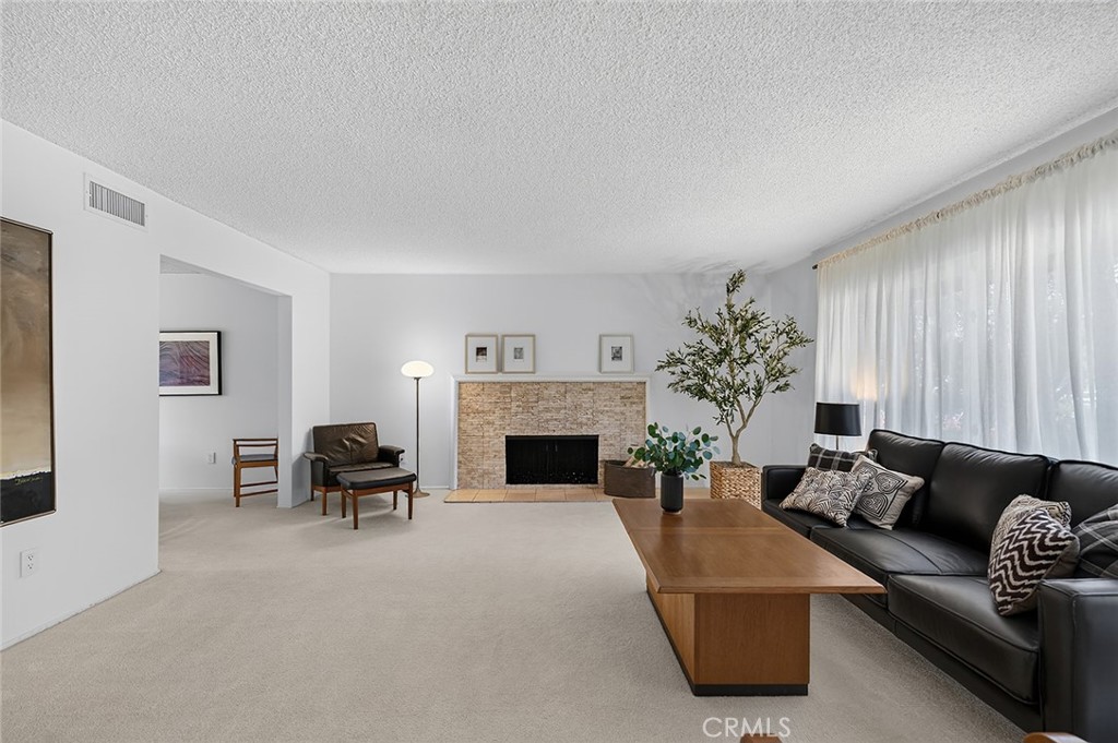 10072 Birchwood