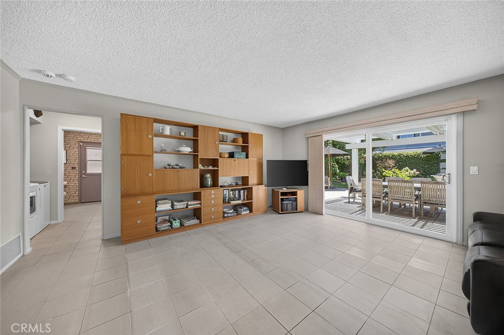 10072 Birchwood