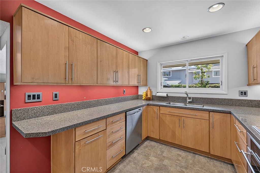 10072 Birchwood
