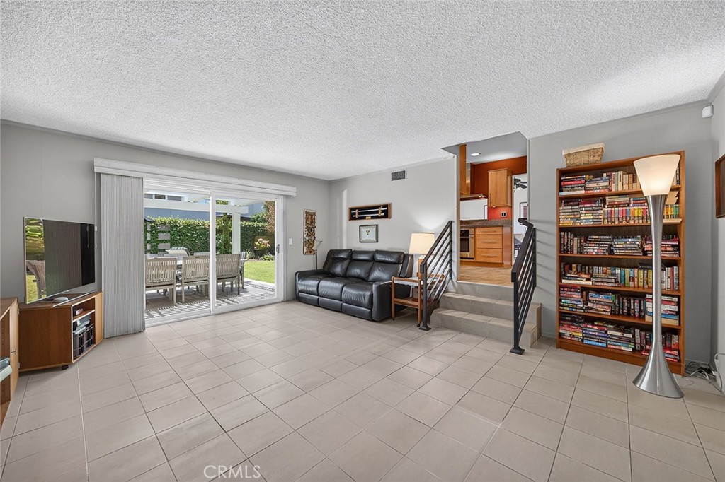 10072 Birchwood