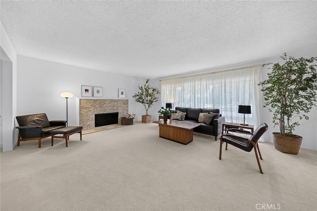 10072 Birchwood