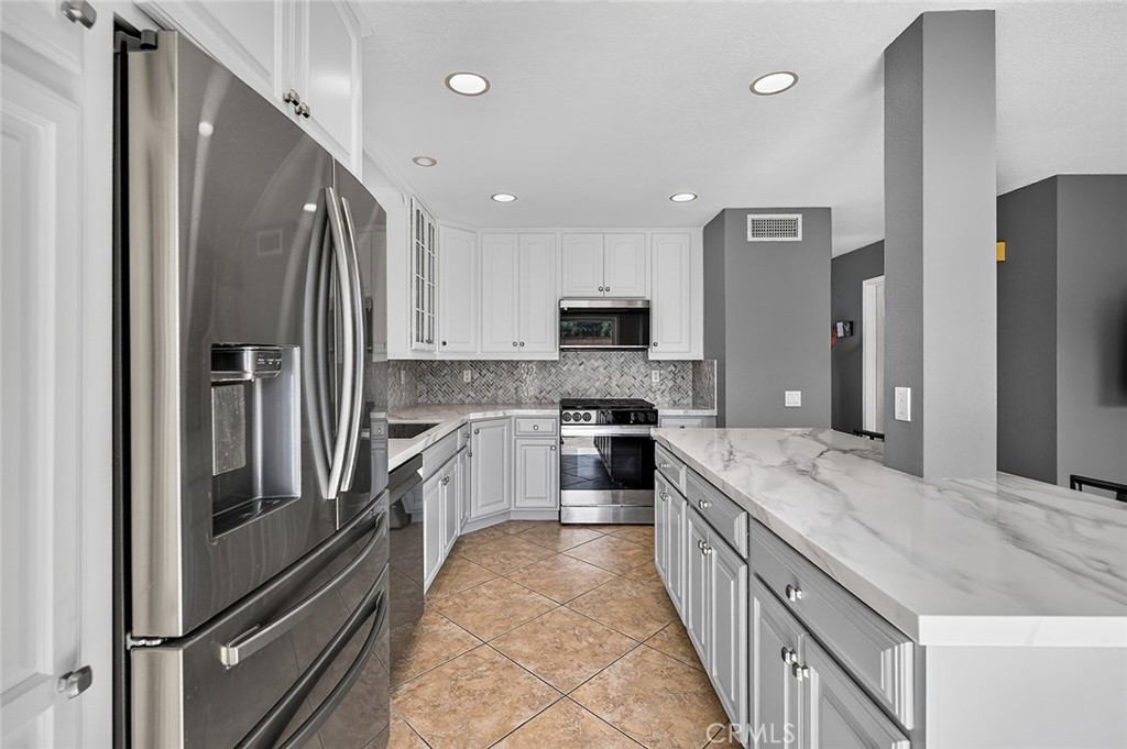 21056 Champlain