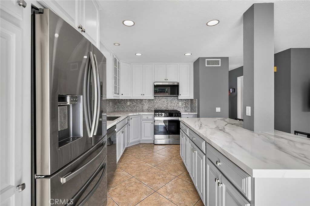 21056 Champlain