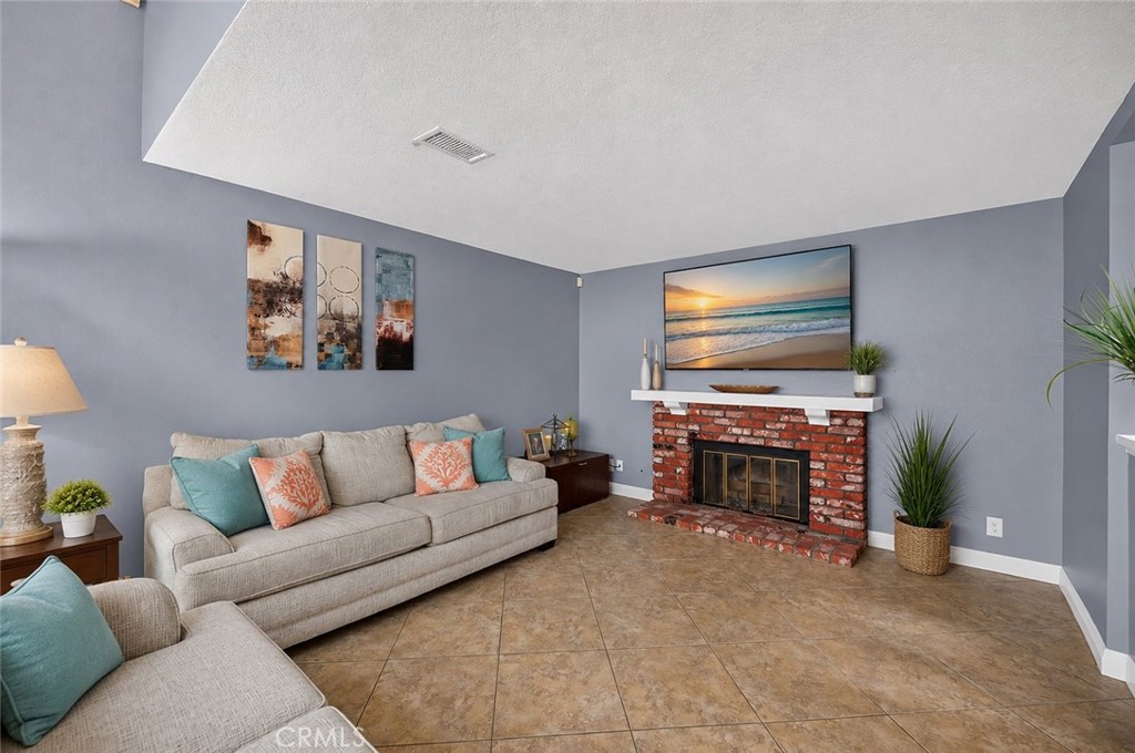 21056 Champlain