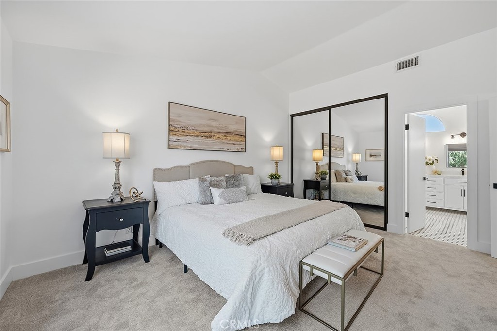 1194 N Leeward