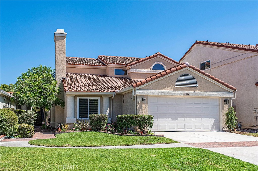1194 N Leeward