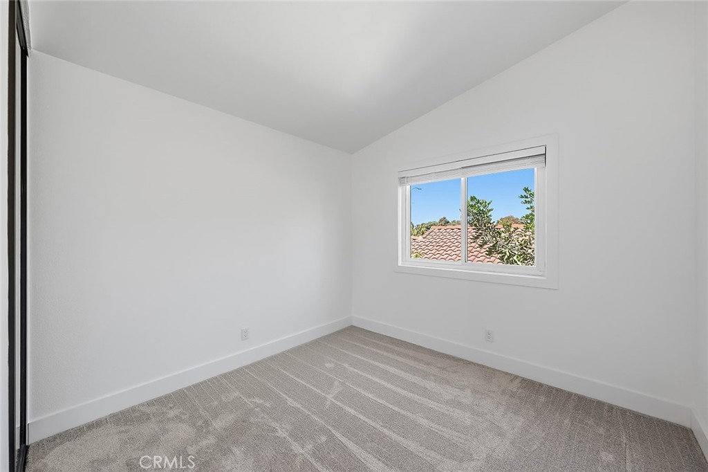 1194 N Leeward