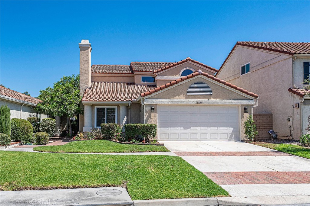 1194 N Leeward