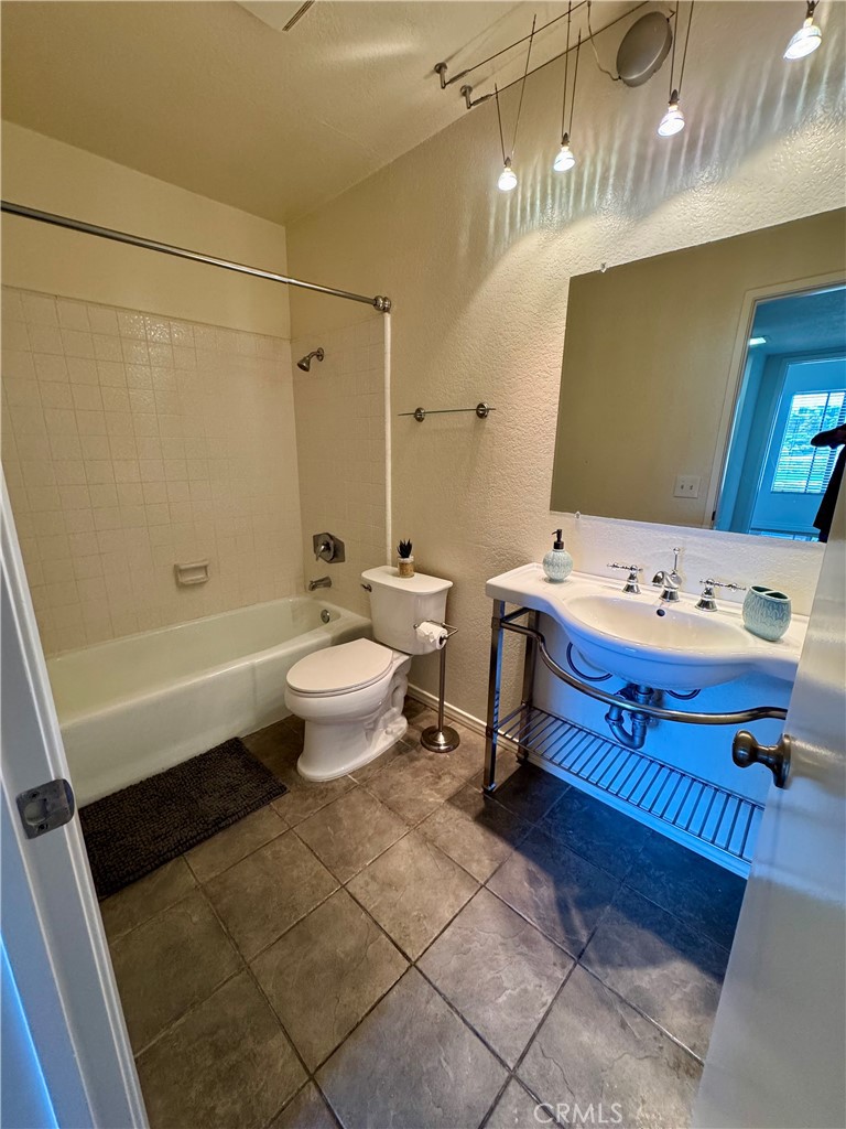 21372 Brookhurst 732