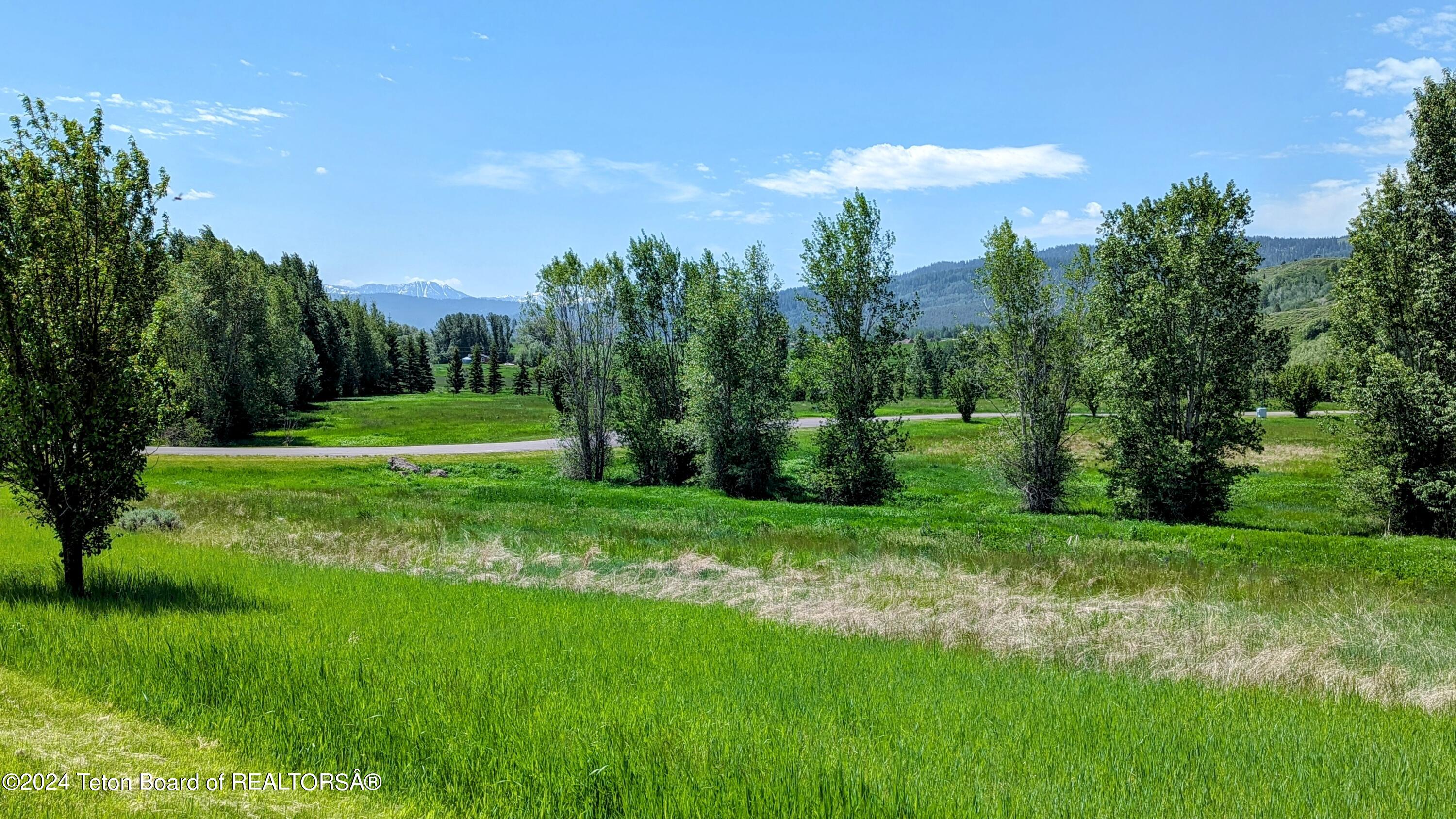 4608 PARADISE Loop