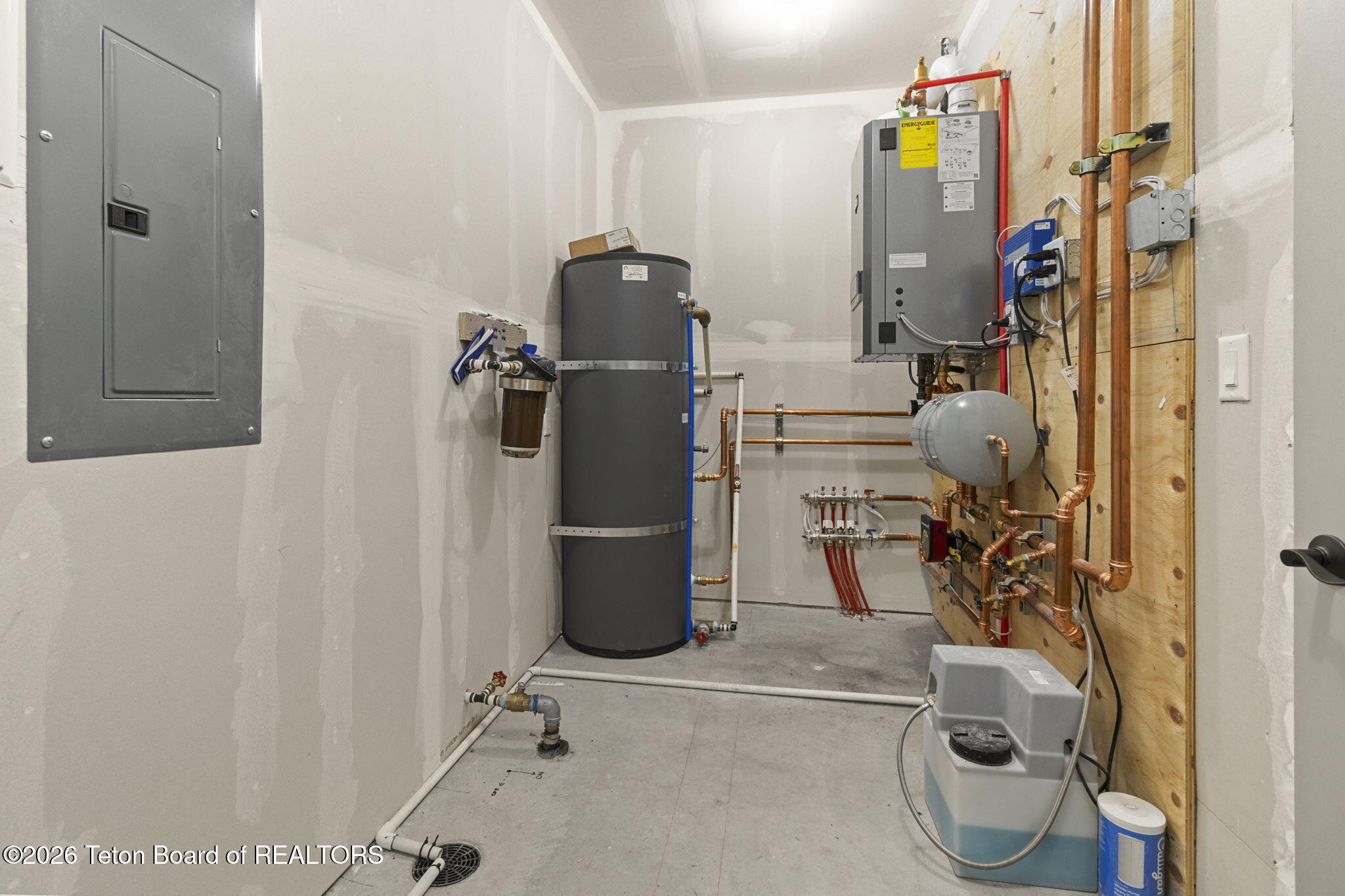 4433 LOS PINOS Drive