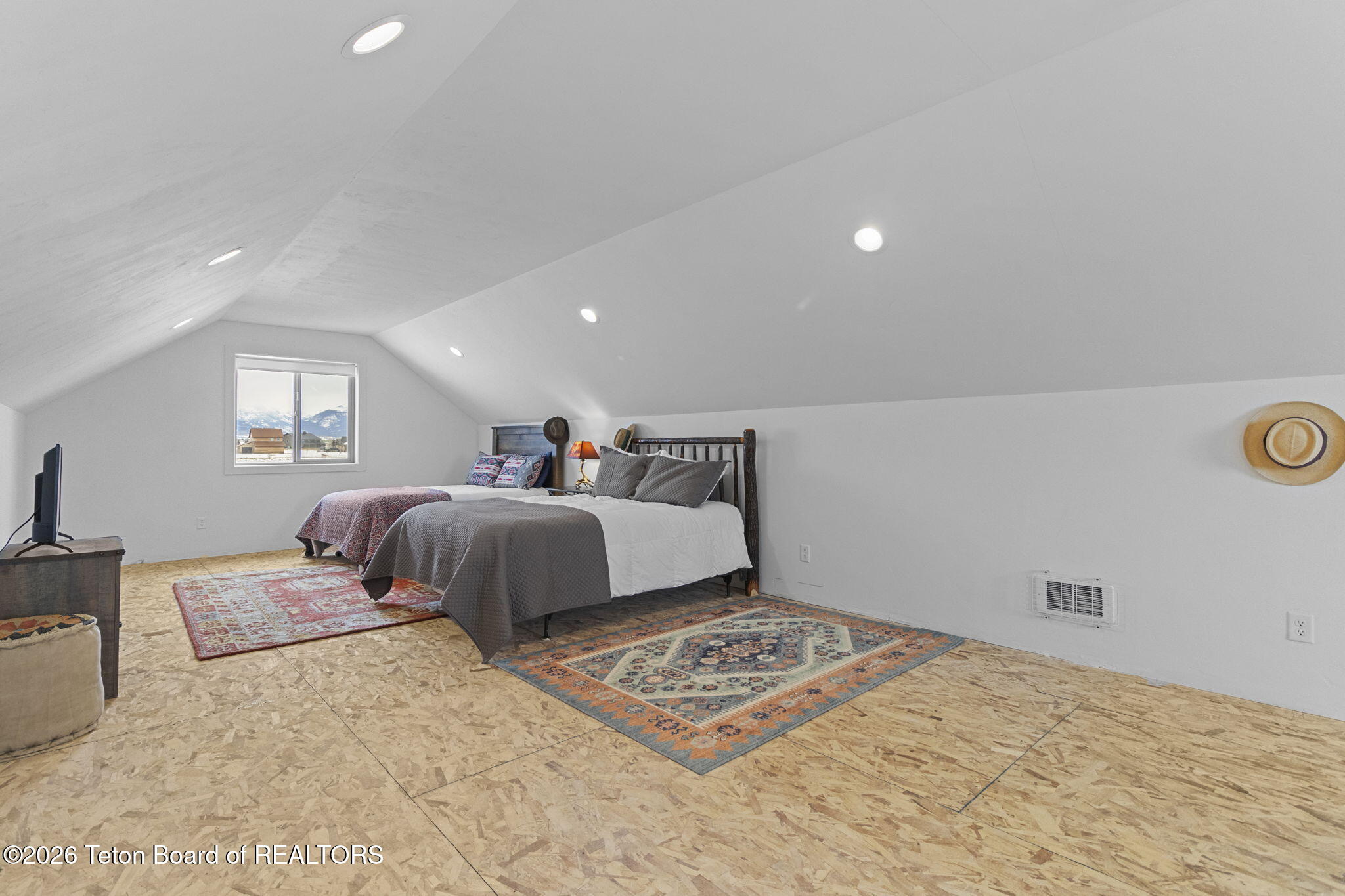 4433 LOS PINOS Drive