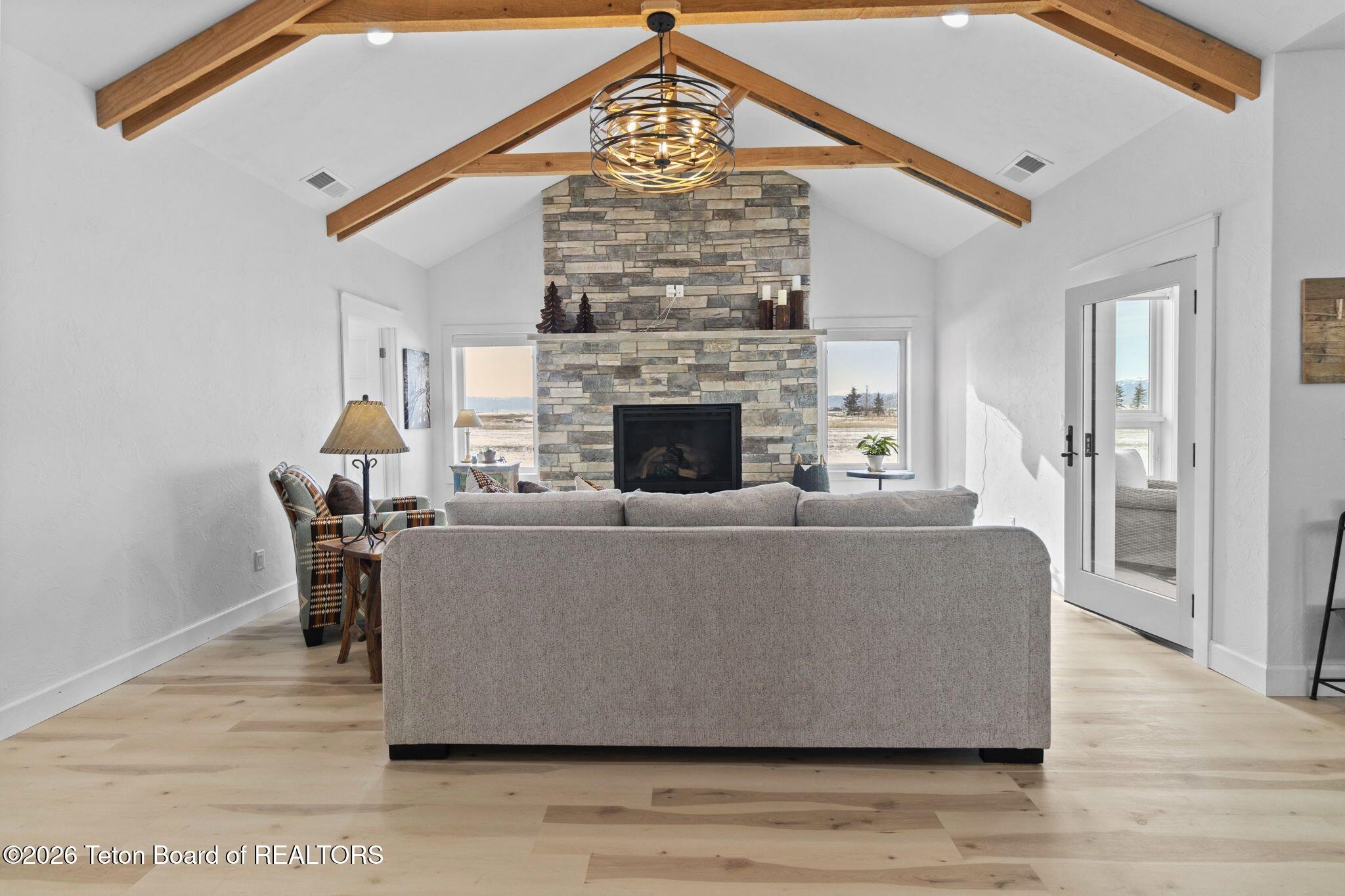 4433 LOS PINOS Drive