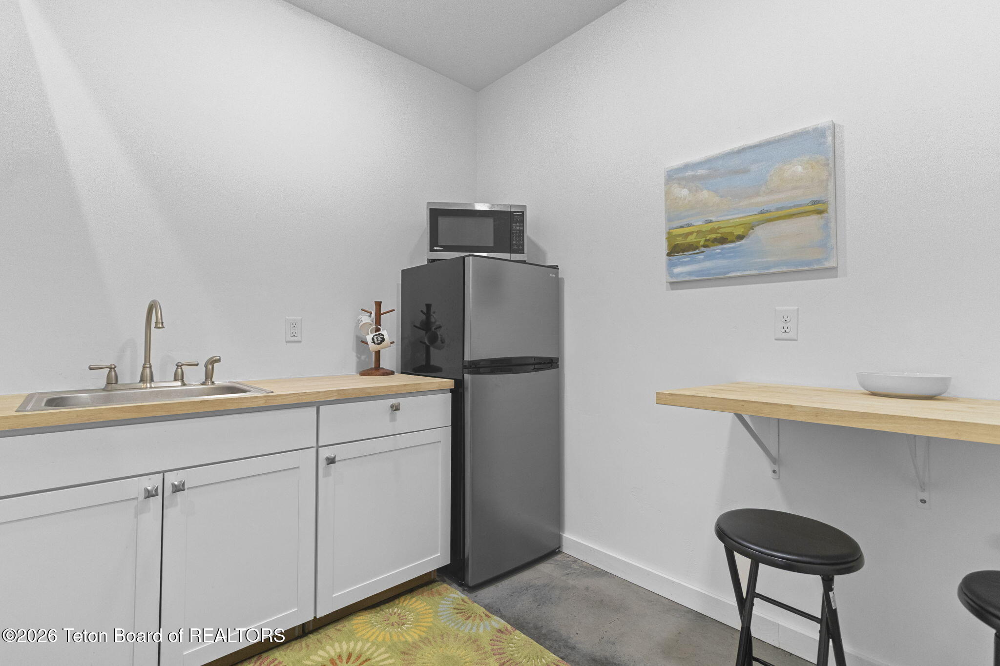 4433 LOS PINOS Drive