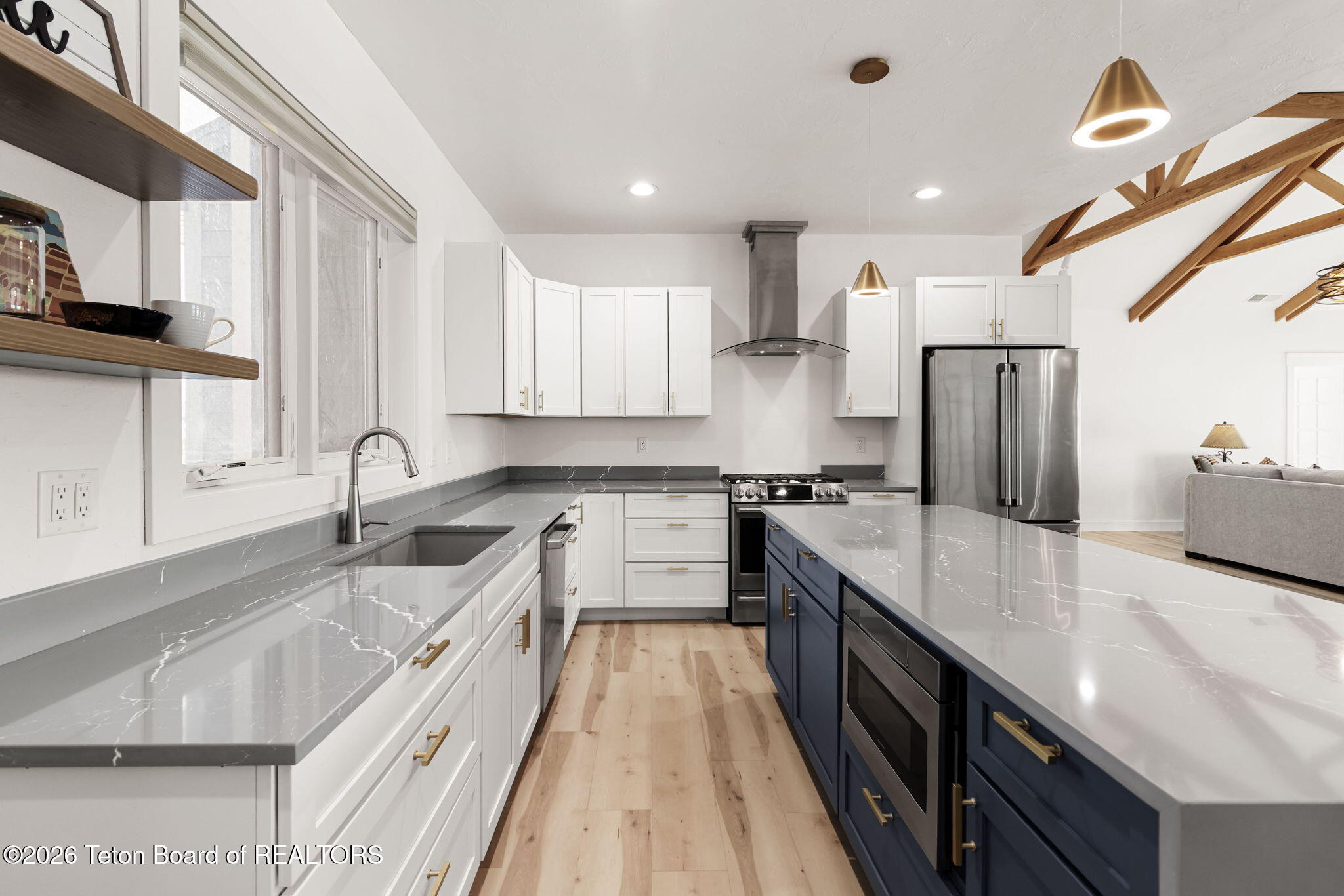 4433 LOS PINOS Drive