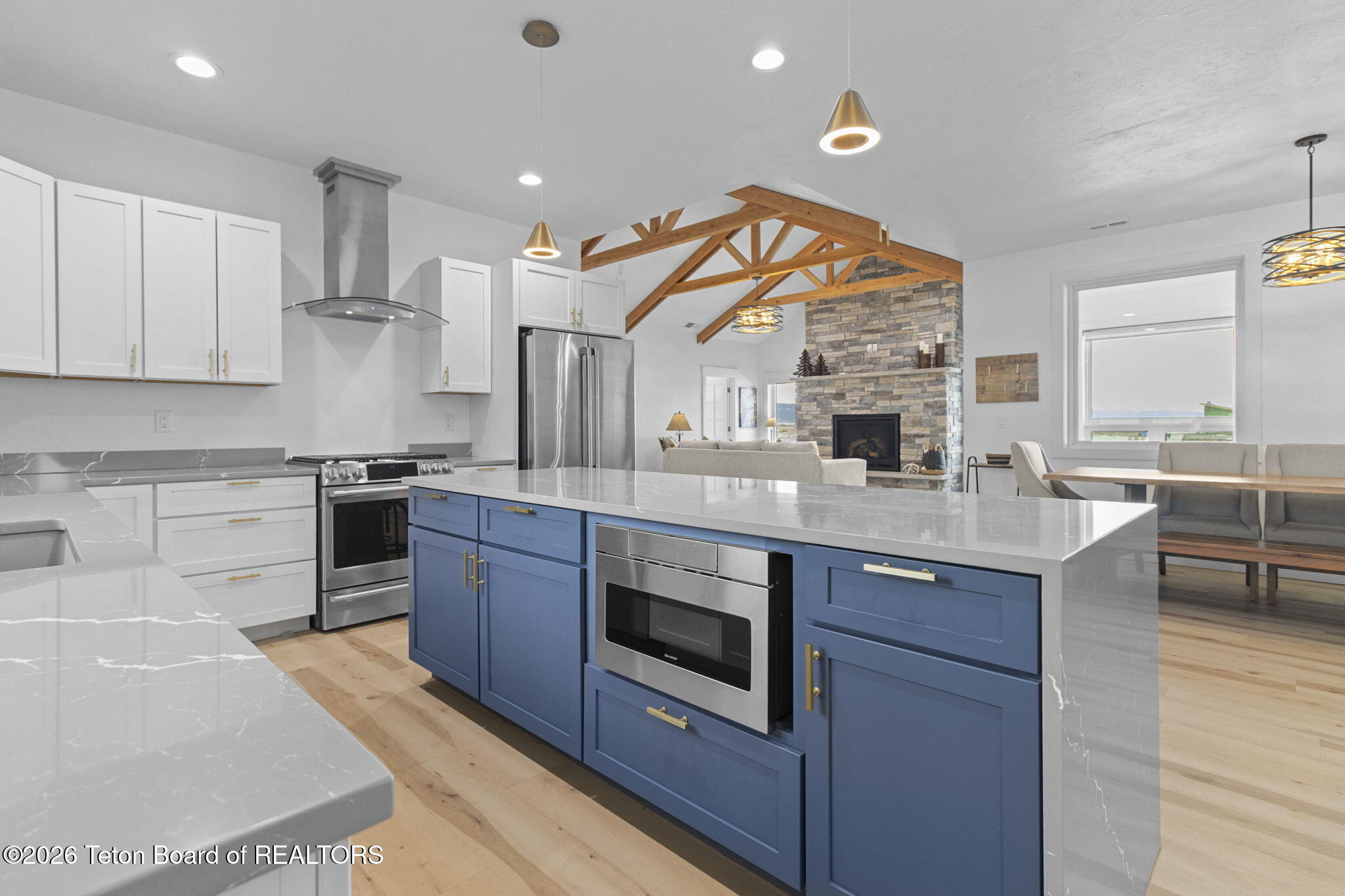 4433 LOS PINOS Drive