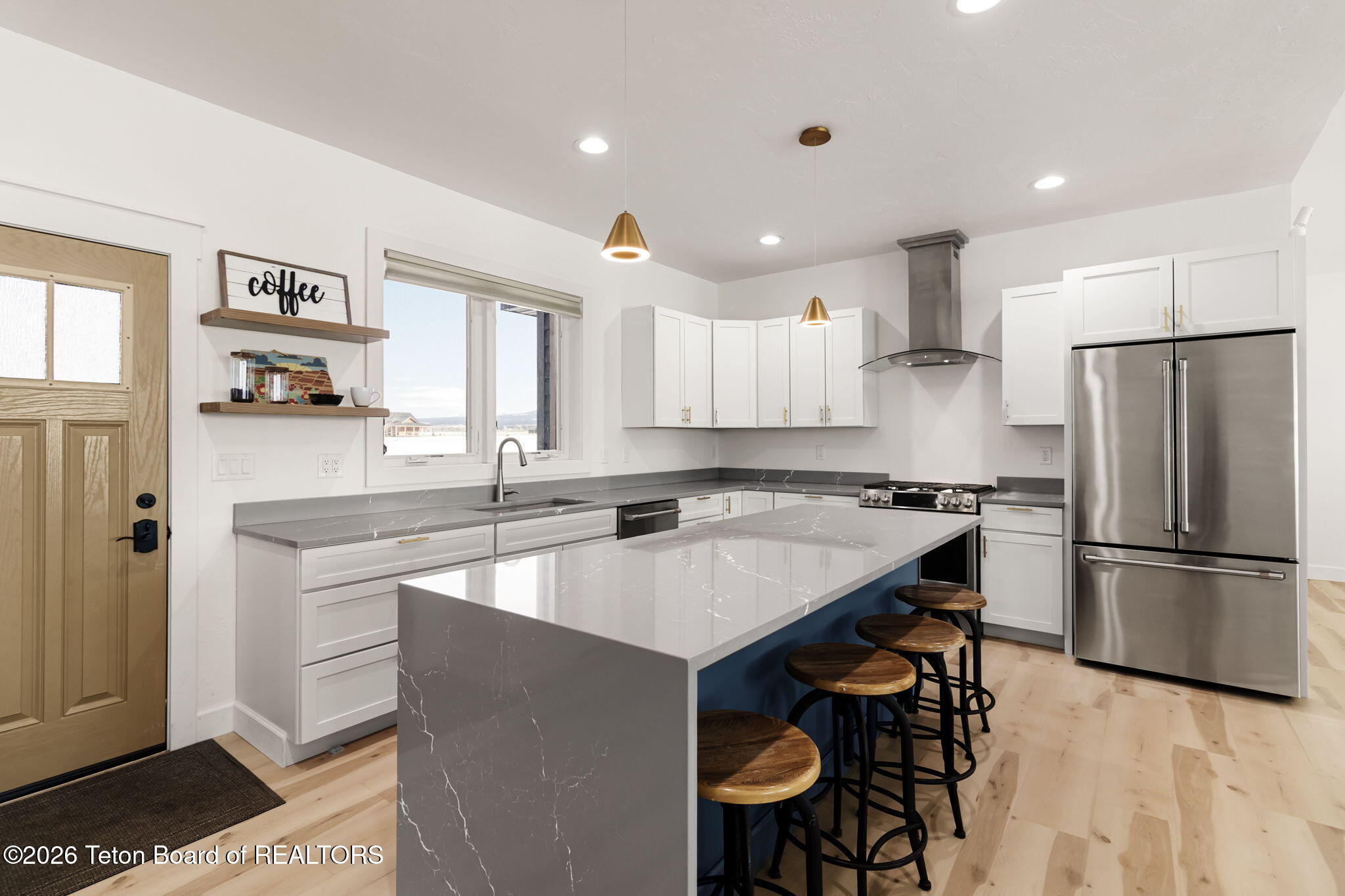 4433 LOS PINOS Drive