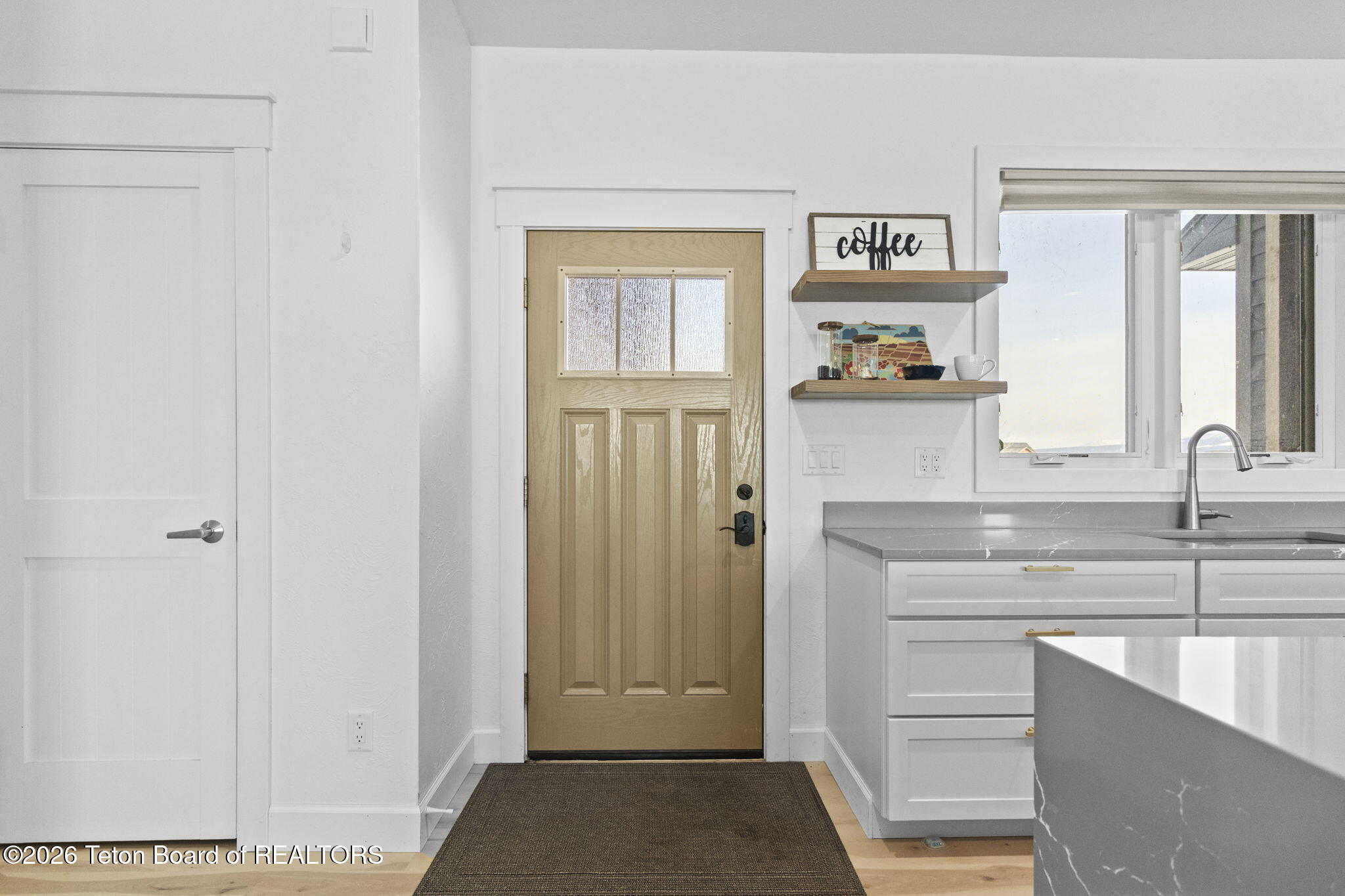 4433 LOS PINOS Drive