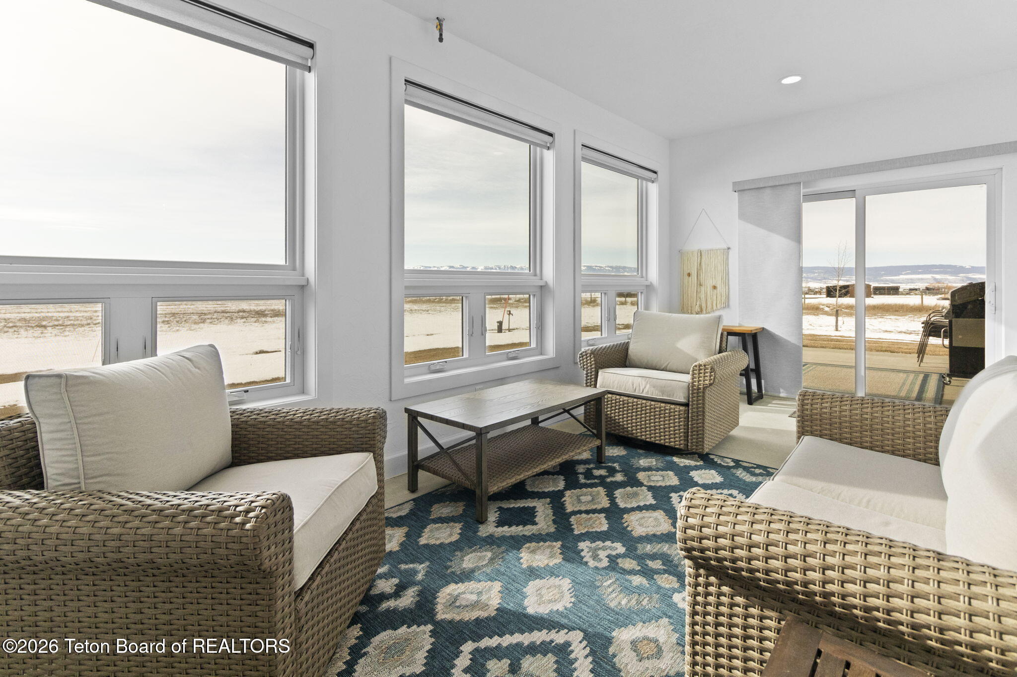 4433 LOS PINOS Drive