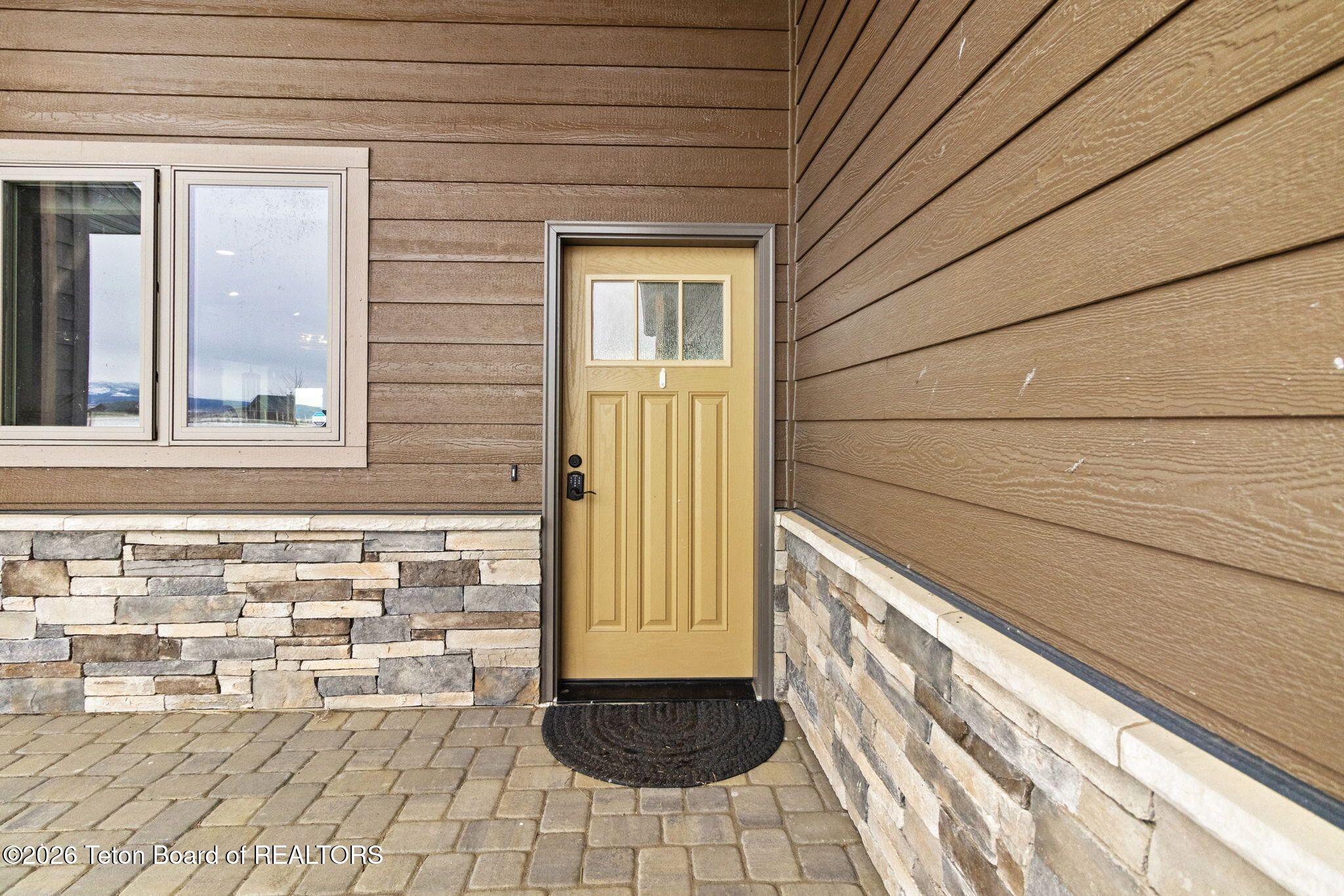 4433 LOS PINOS Drive