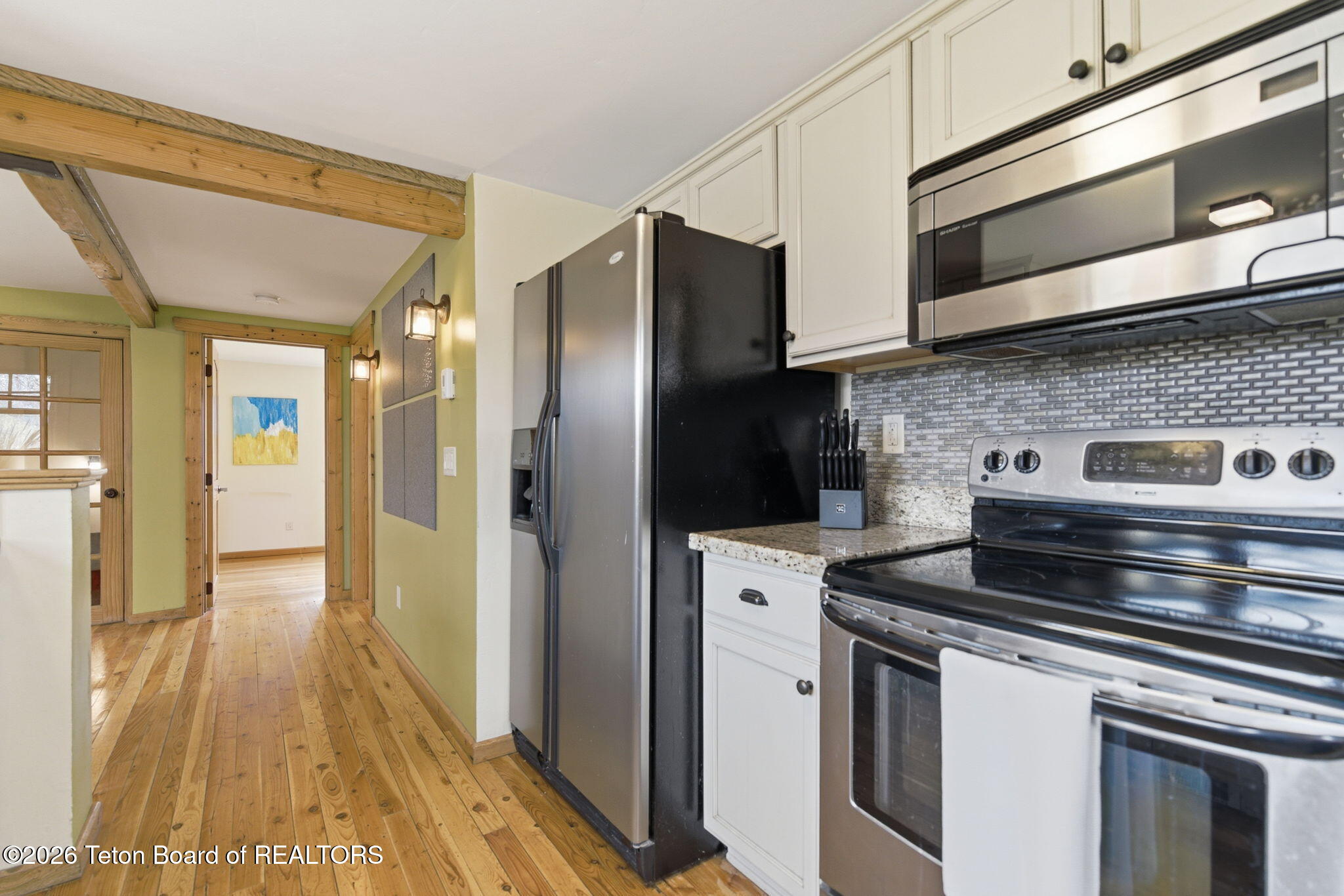 265 E WALLACE Avenue