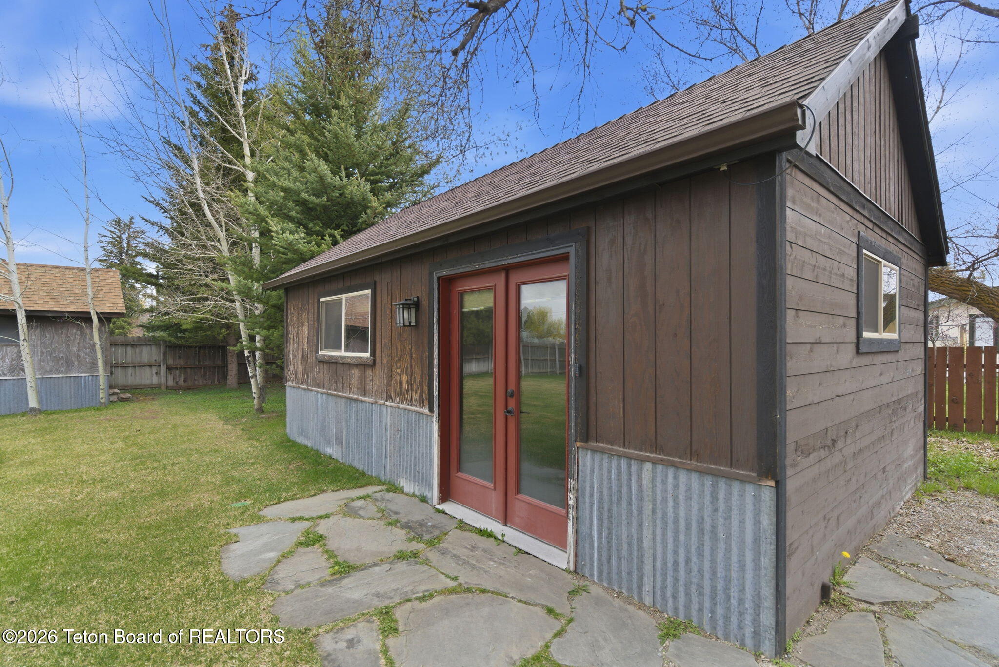 265 E WALLACE Avenue