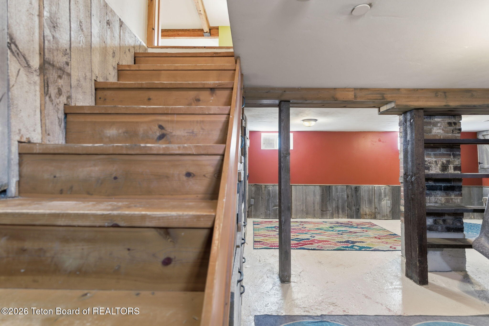 265 E WALLACE Avenue