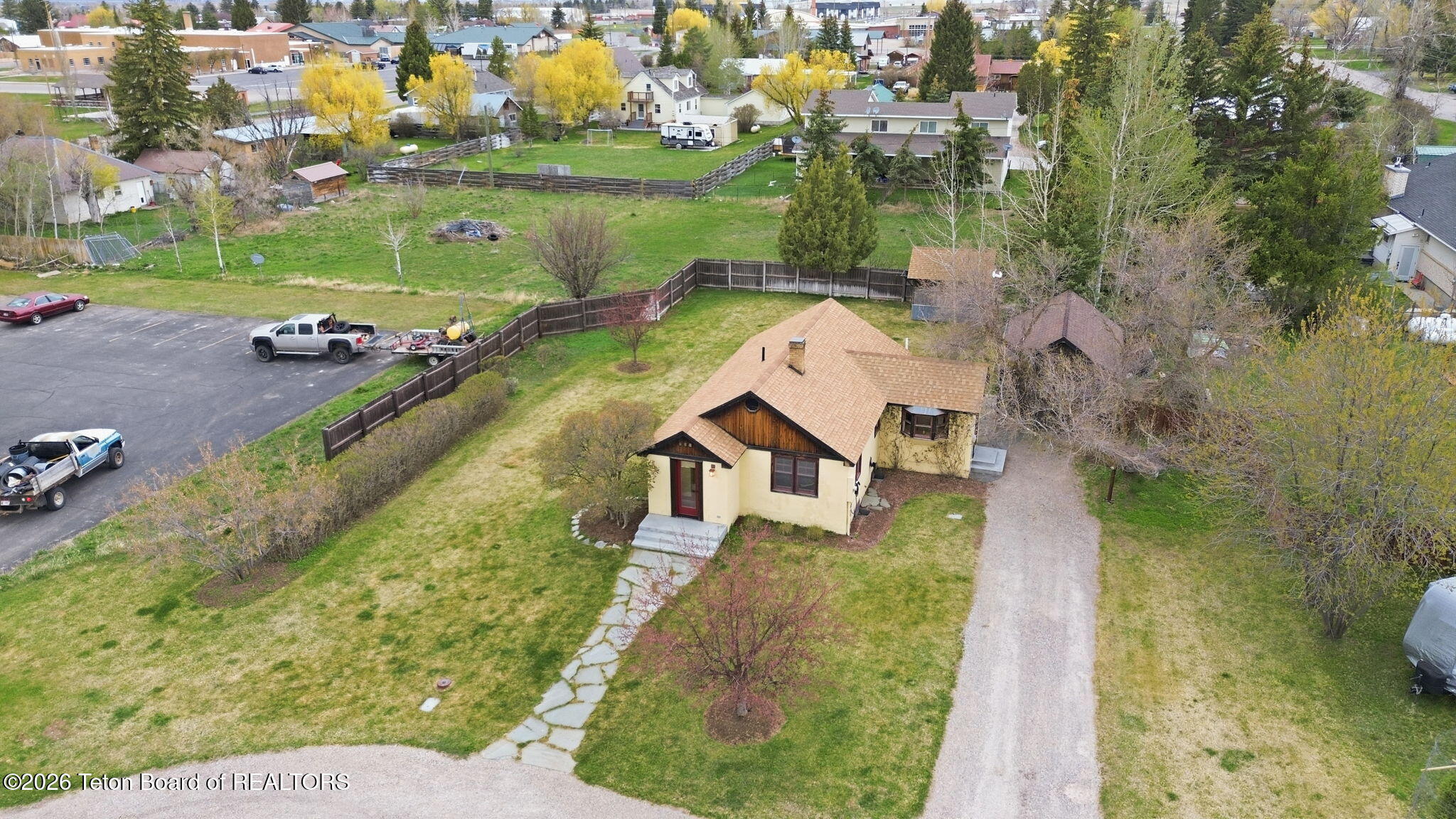 265 E WALLACE Avenue