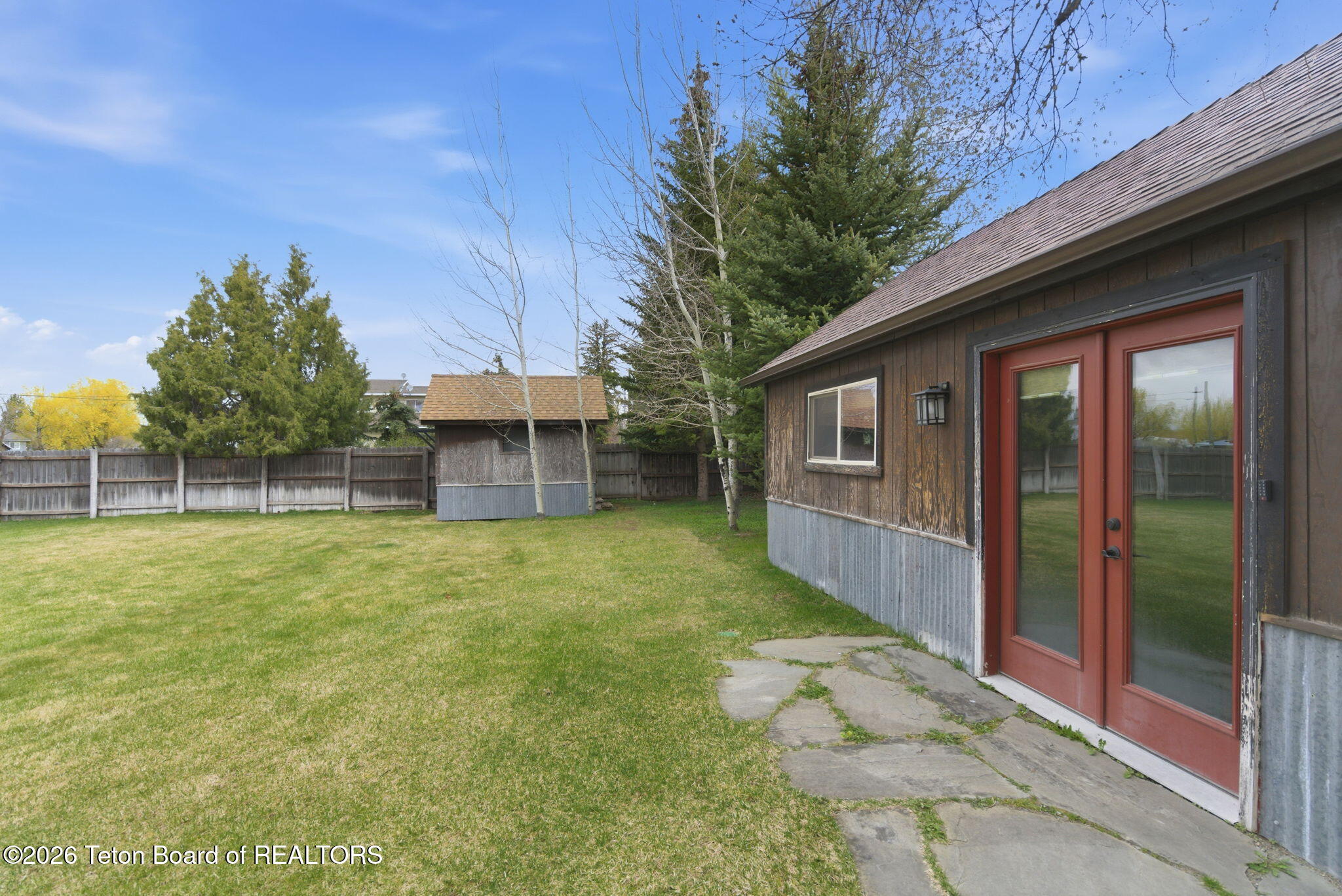 265 E WALLACE Avenue