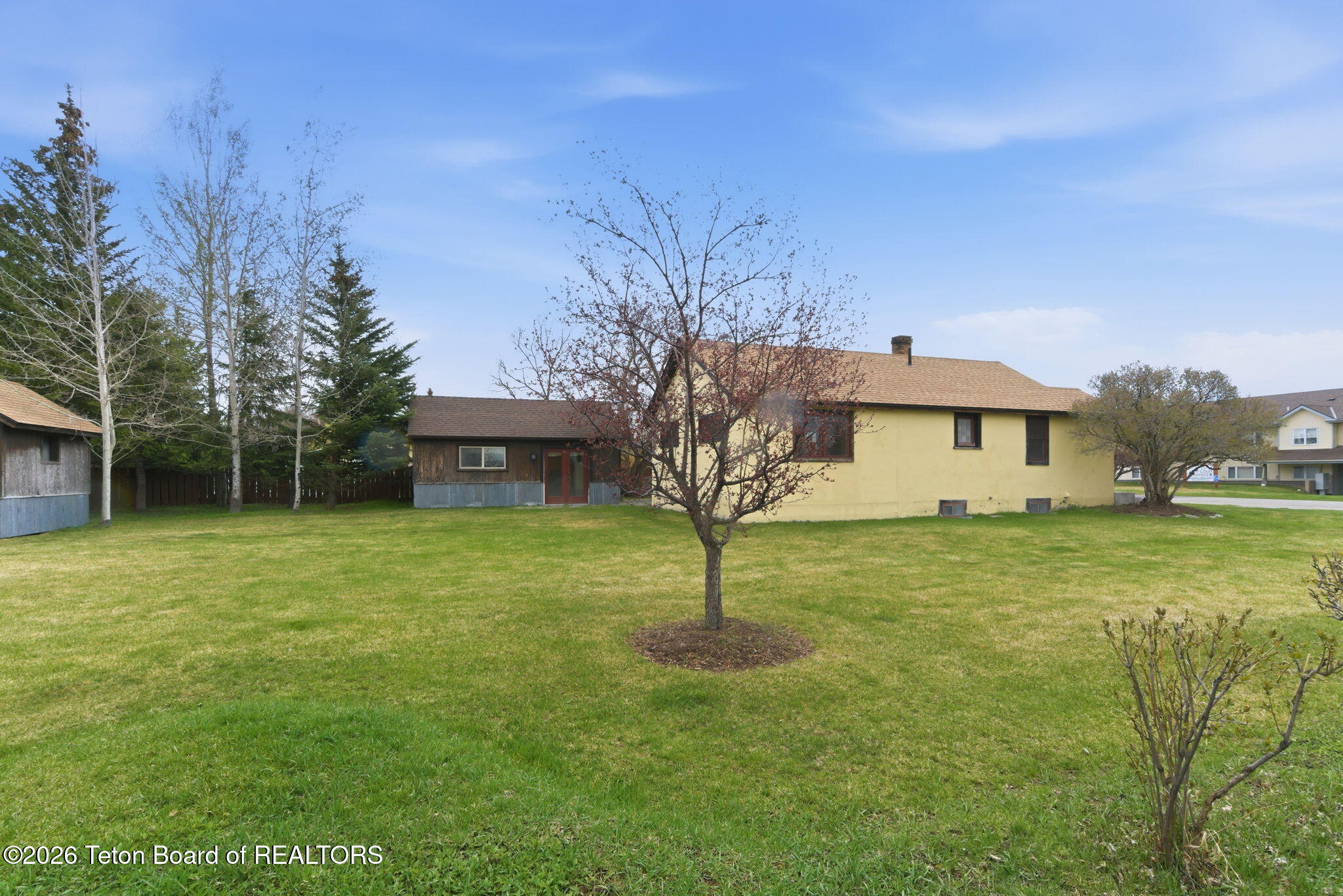 265 E WALLACE Avenue