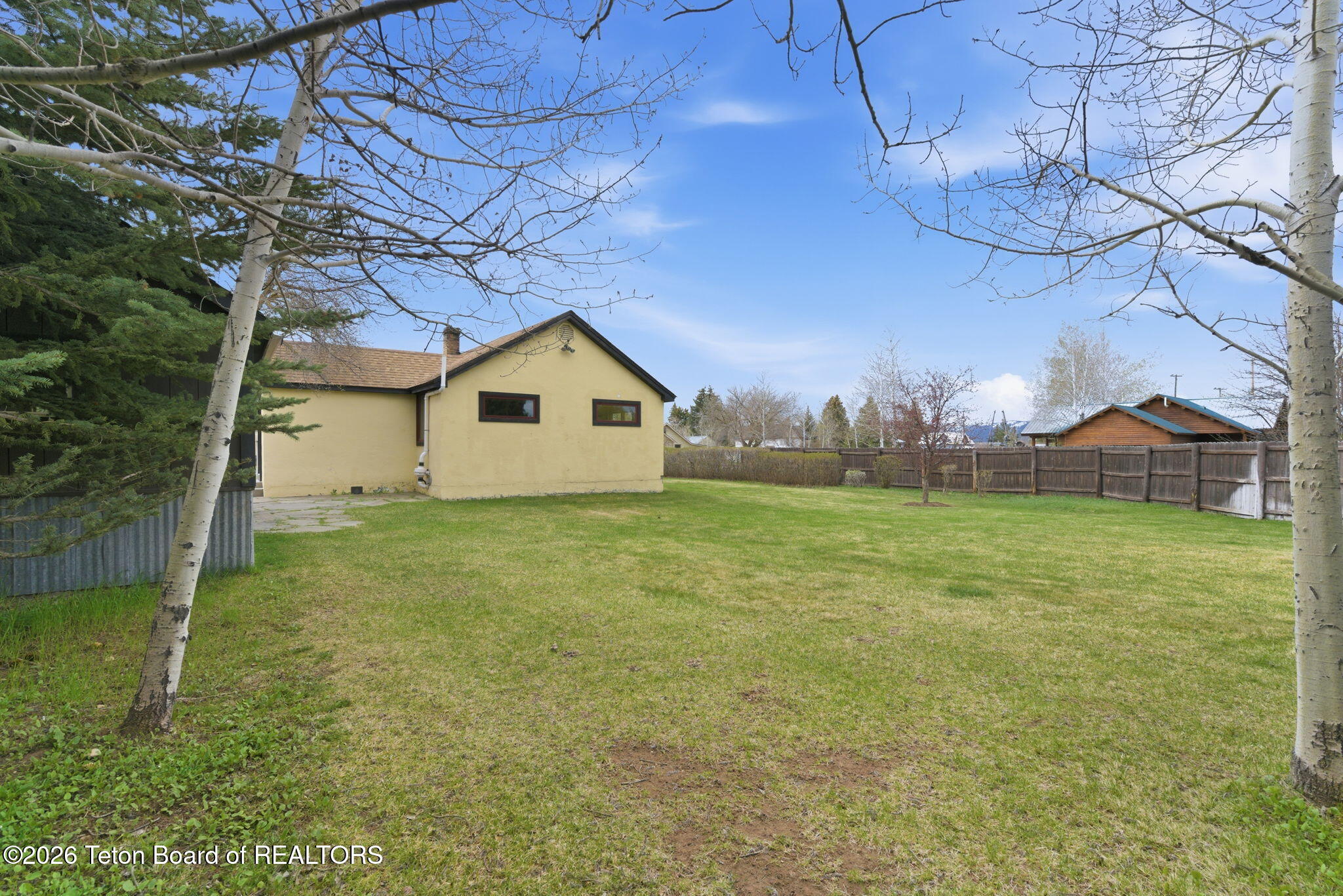 265 E WALLACE Avenue