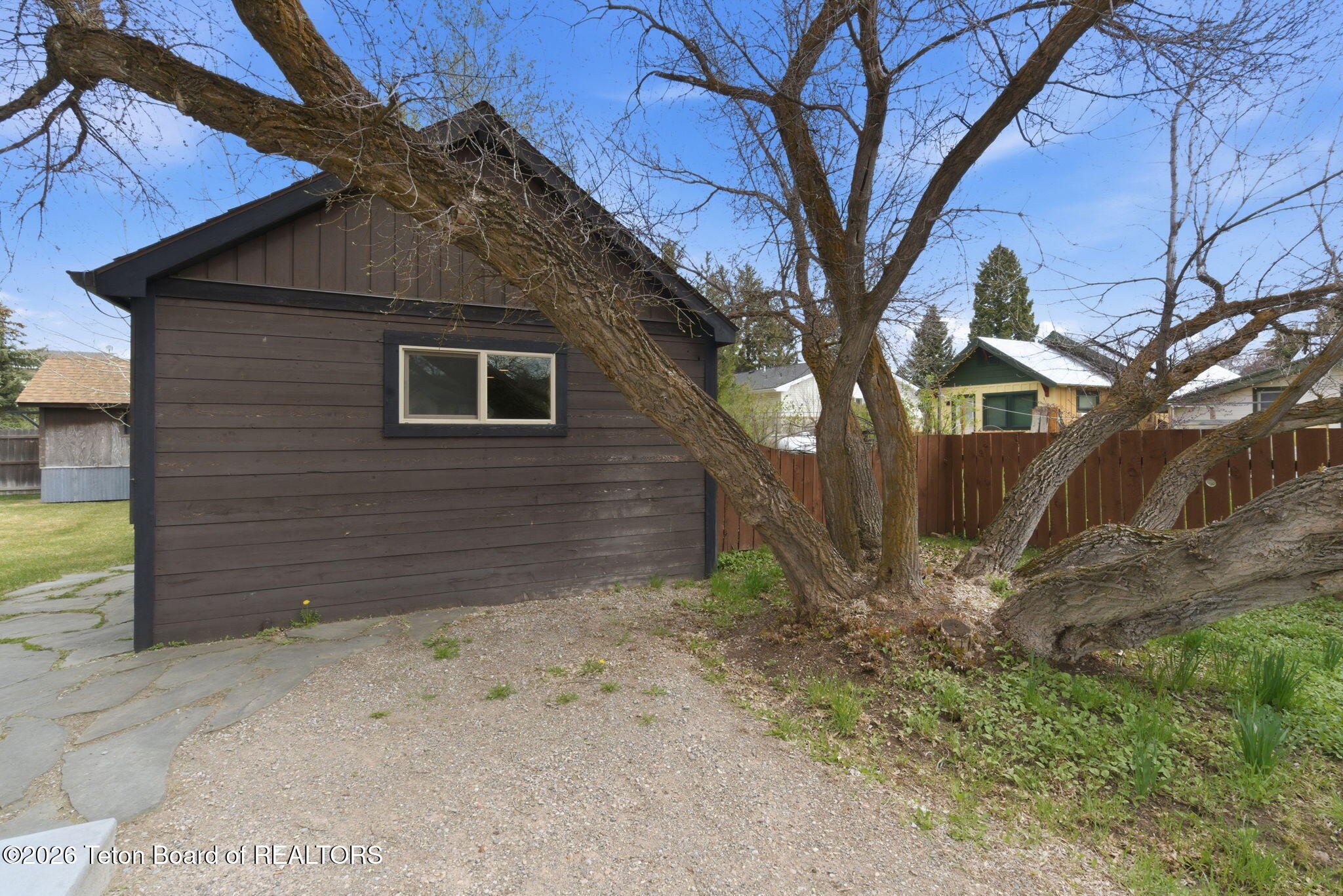 265 E WALLACE Avenue