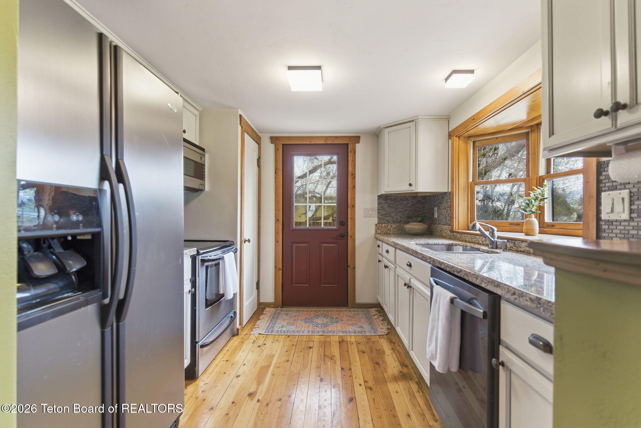 265 E WALLACE Avenue