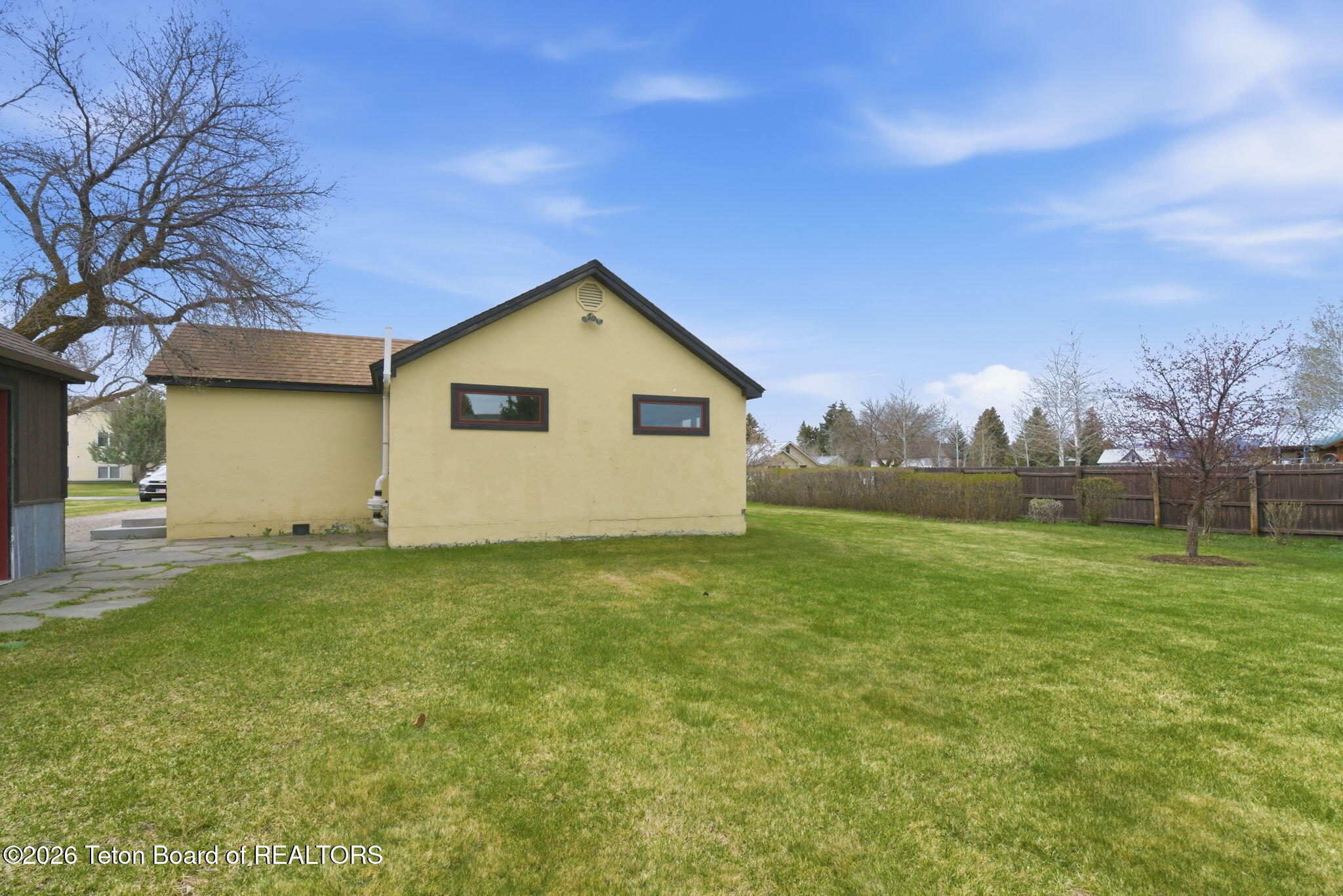 265 E WALLACE Avenue