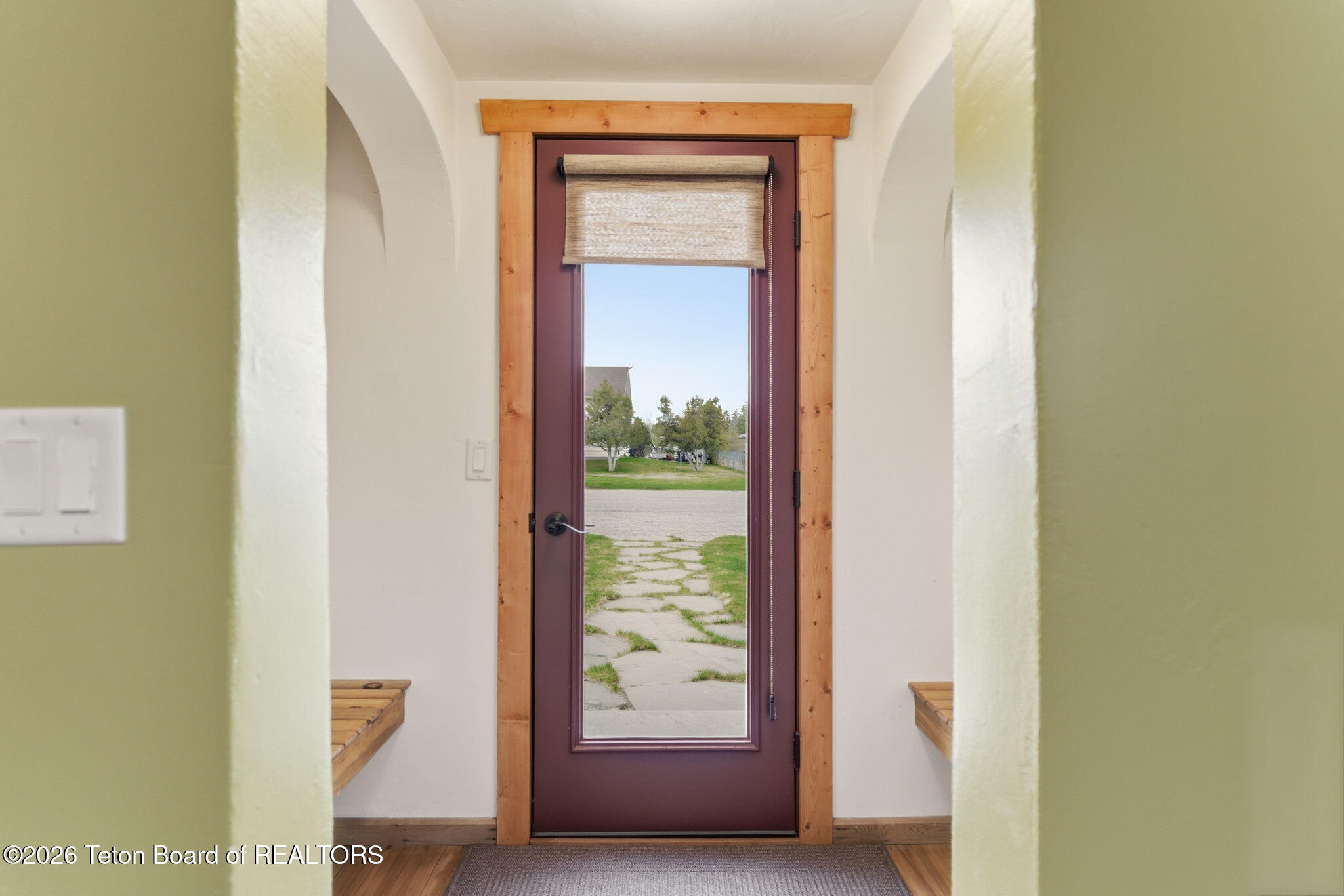 265 E WALLACE Avenue