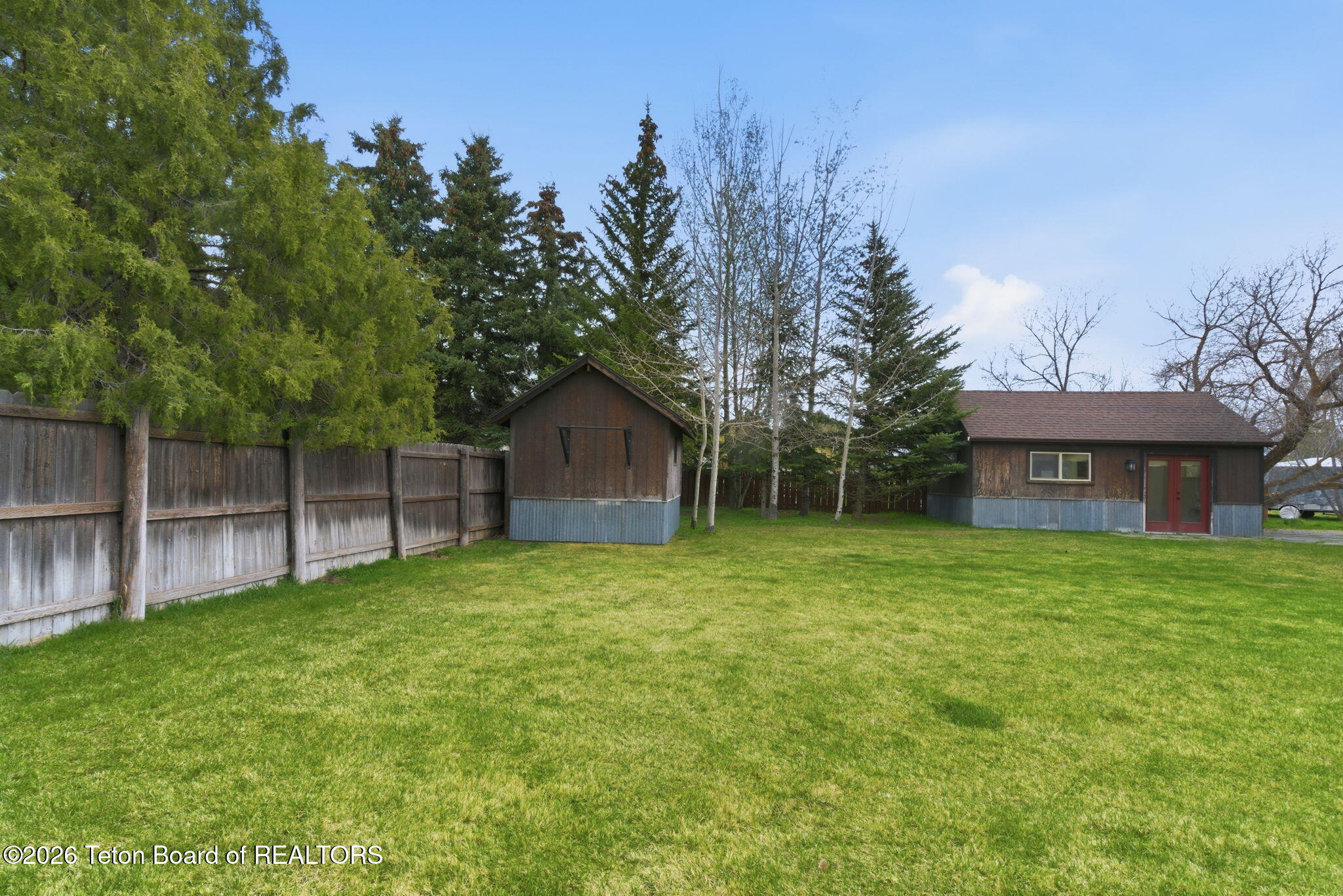 265 E WALLACE Avenue