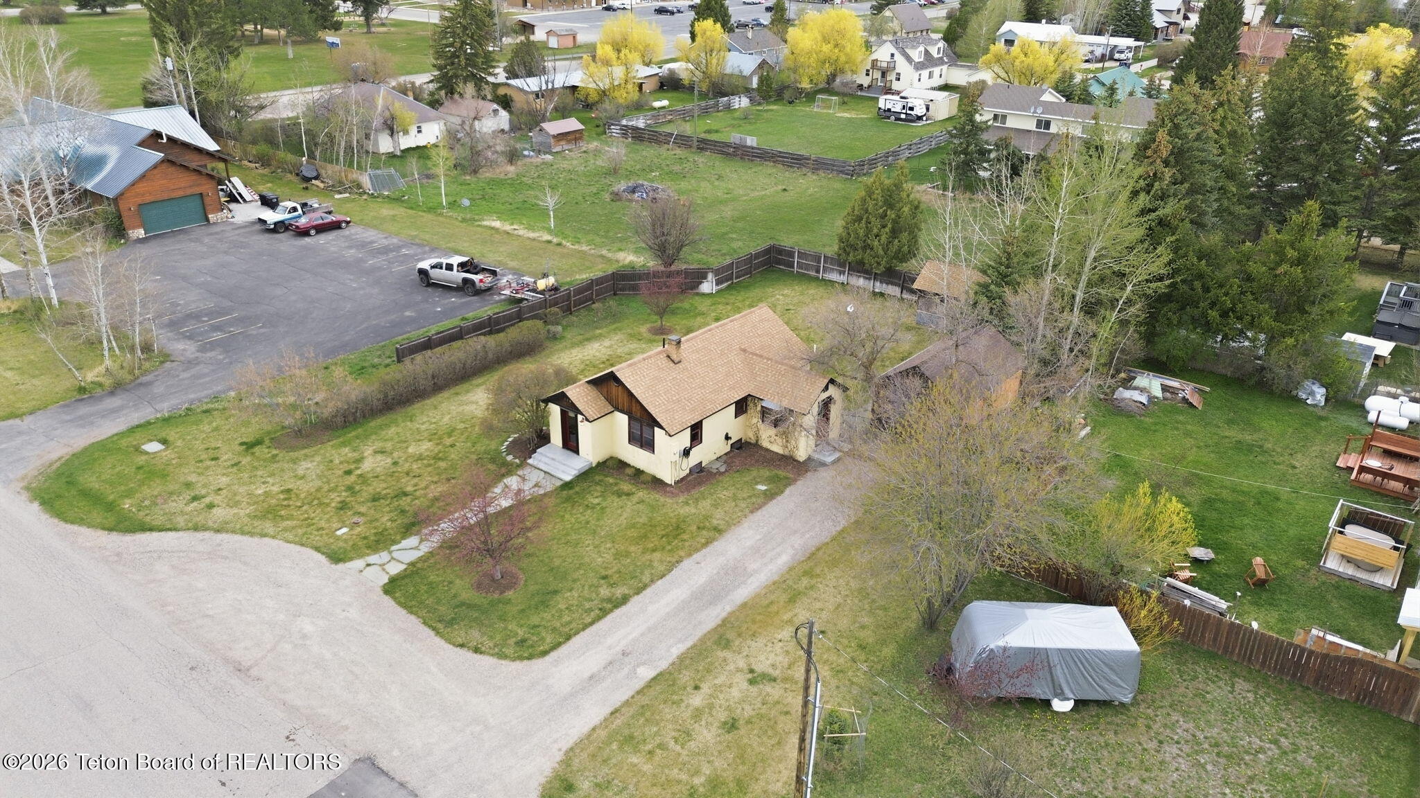 265 E WALLACE Avenue